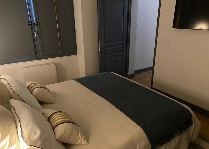 Daire De Standing 4 Etoiles Pereire A Pied 100m *